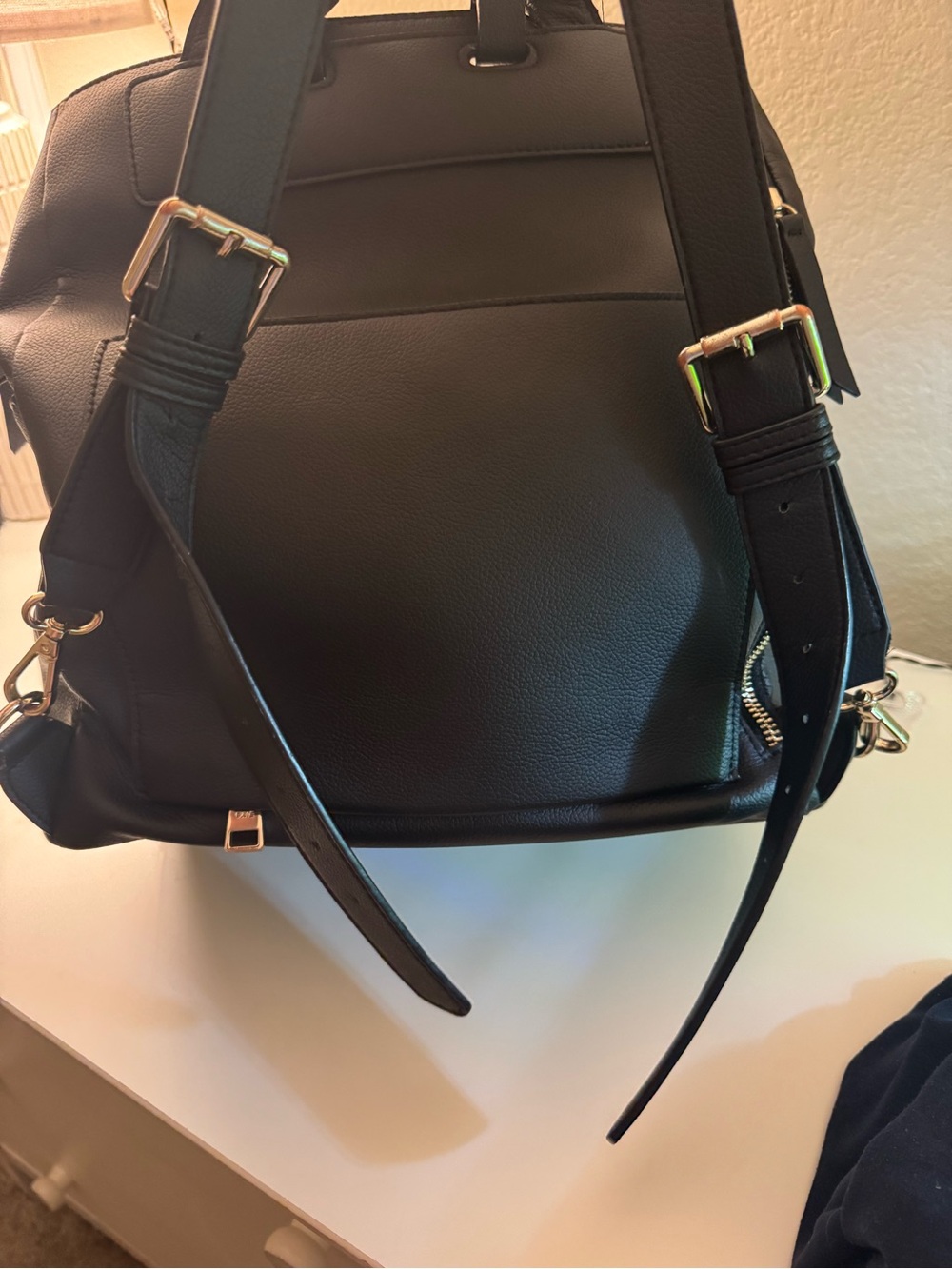 Mina Baie Black Leather Backpack - Modern Everyday Carry - Picture 5 of 7